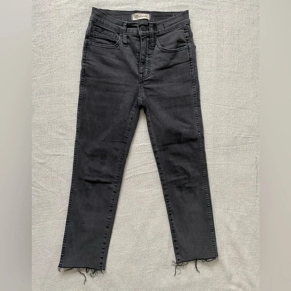 Madewell Petite Stovepipe Jeans in Banberry Wash (faded black) - Picture 14 of 16